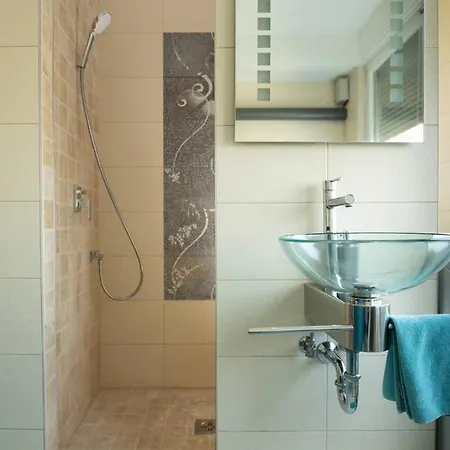Martonfalvi Penthouse W Jacuzzi Apartament *